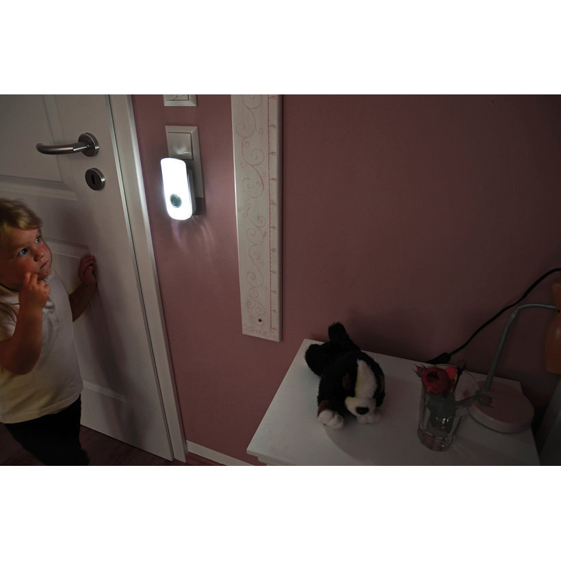 LED Bezpečnostní lampa se senzorem s pohybovým PIR detektorem