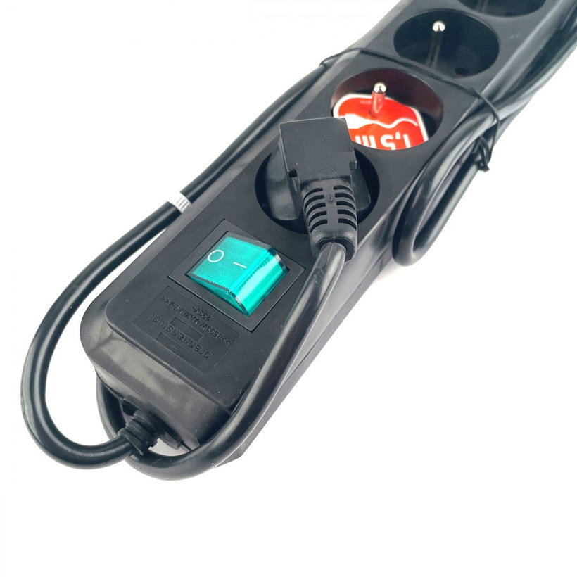 Prodlužovací kabel 6-zásuvkový s vypínačem černý 1,5m