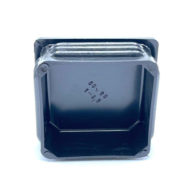 Záslepka čtvercová černá 70x70x2-4mm