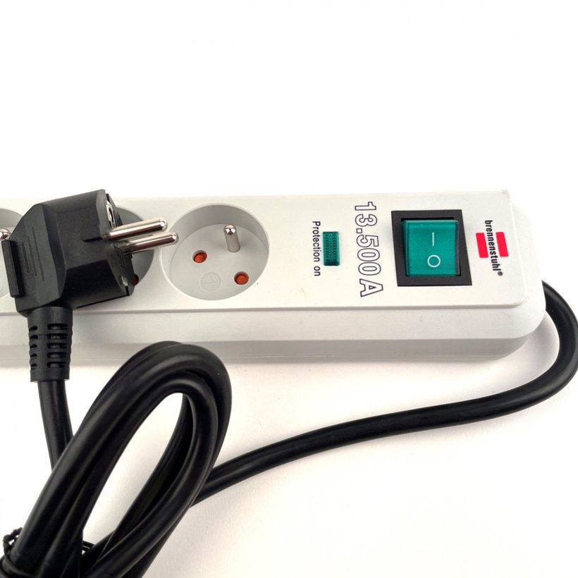 Přepěťová ochrana Eco-Line, šedá s vypínačem 1,5m