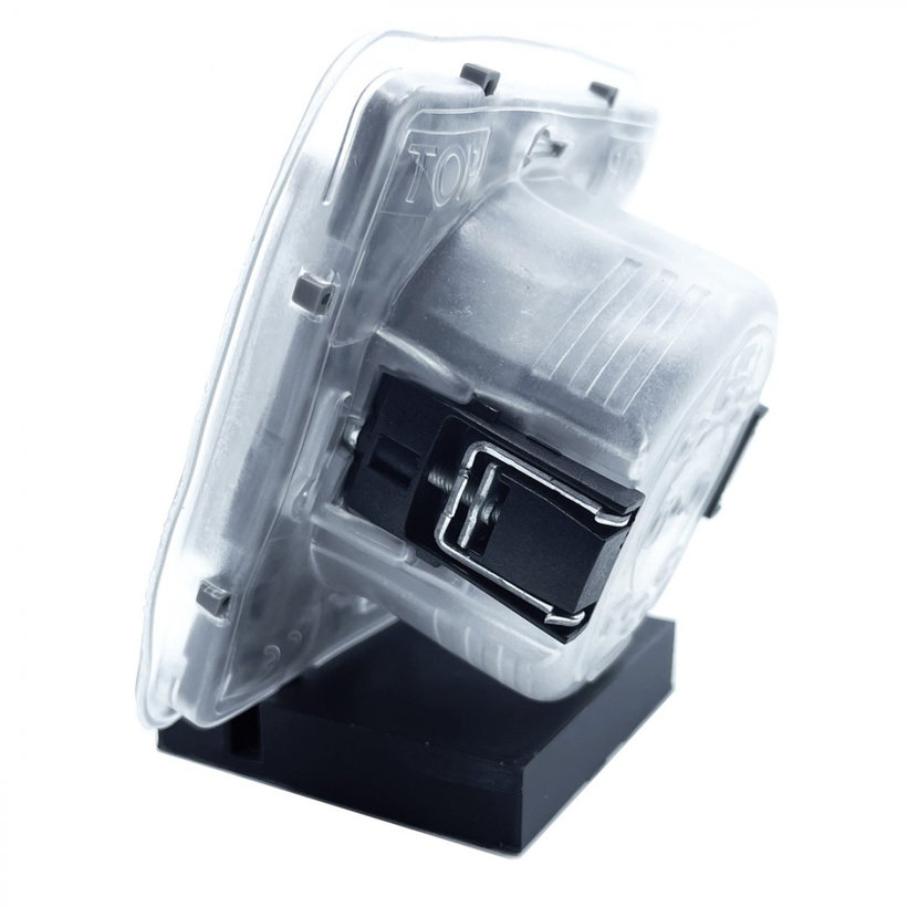 Niloé zásuvka bílá s krytem IP44