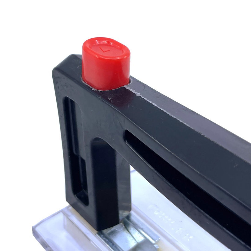 Držák k nožovým pojistkám