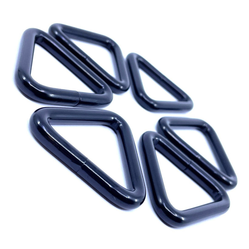 Trojúhelník svařovaný černý 4x25mm